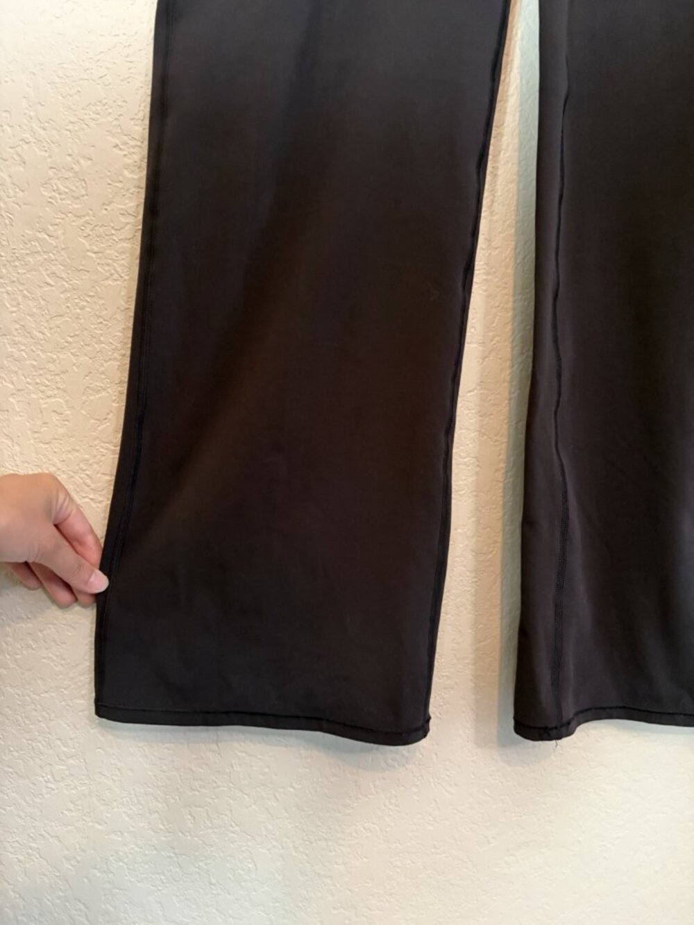 Vuori Women's Daily Wide Leg Pants Sz Medium - Picture 3 of 7